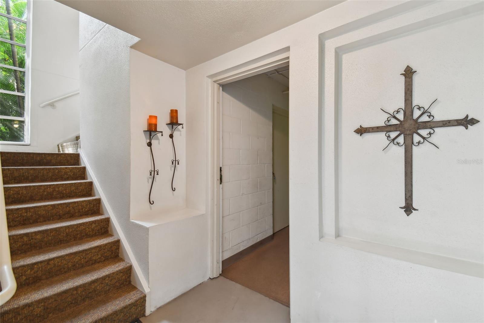 Image 6 of 99 For 4950 Bayshore Boulevard 22