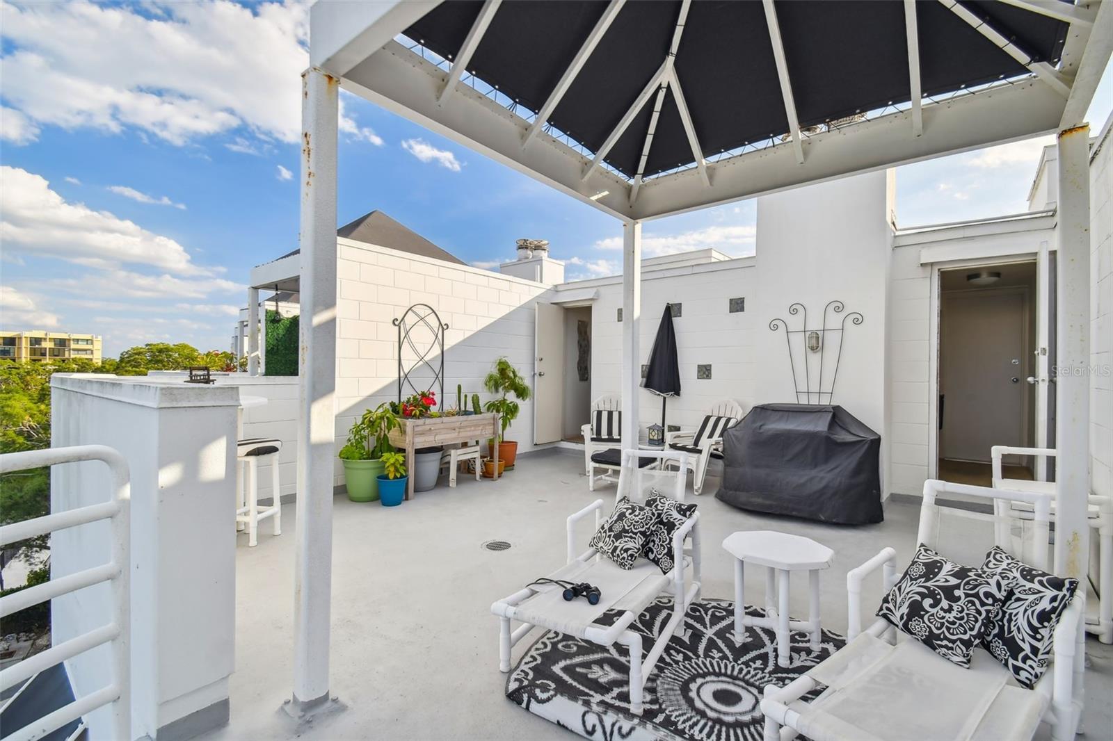 Image 66 of 99 For 4950 Bayshore Boulevard 22