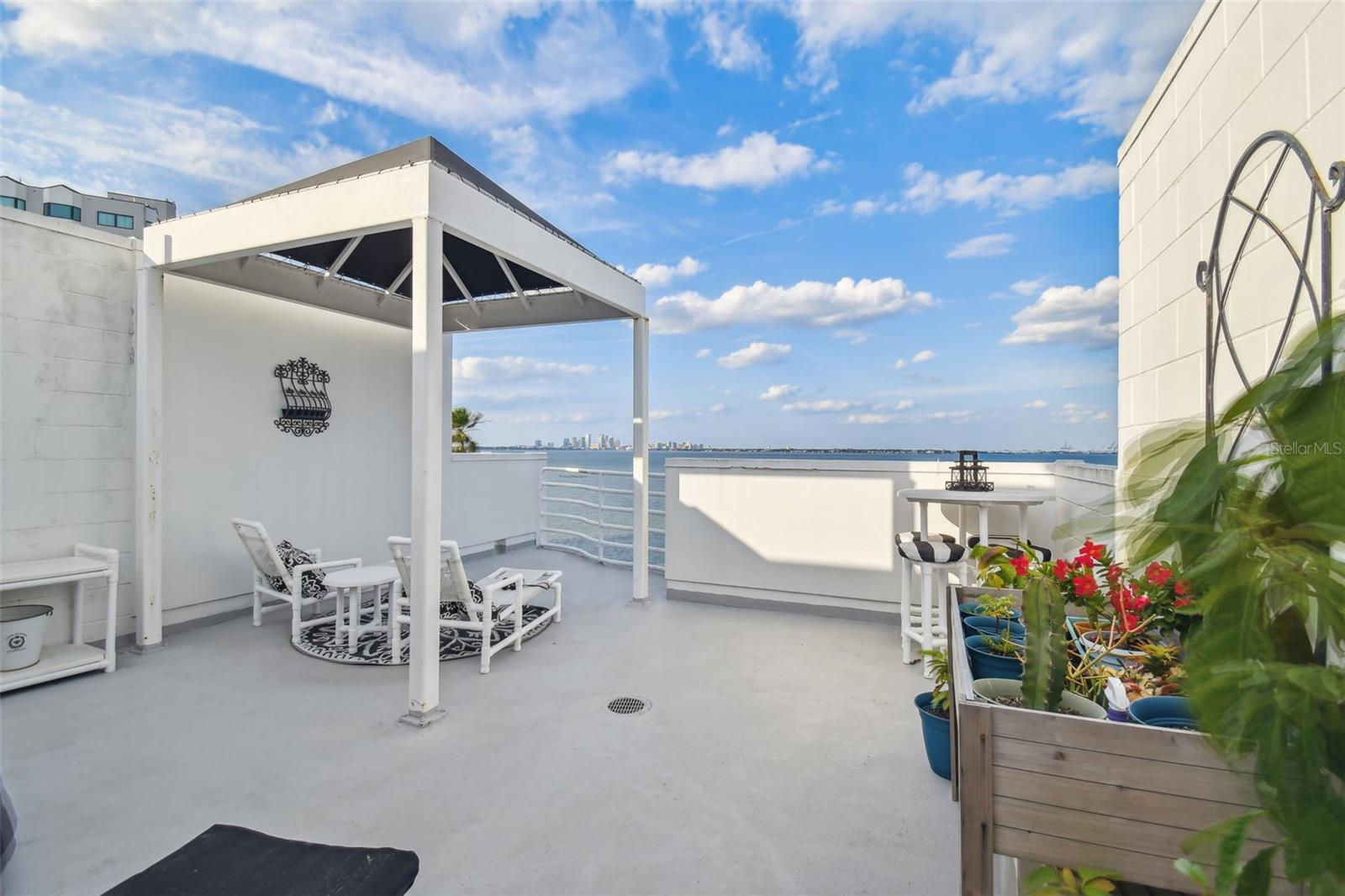 Image 69 of 99 For 4950 Bayshore Boulevard 22