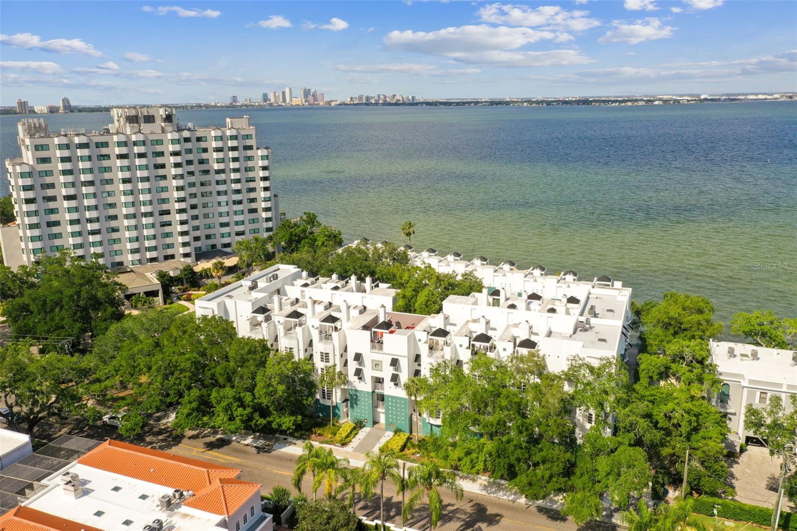 Image 80 of 99 For 4950 Bayshore Boulevard 22