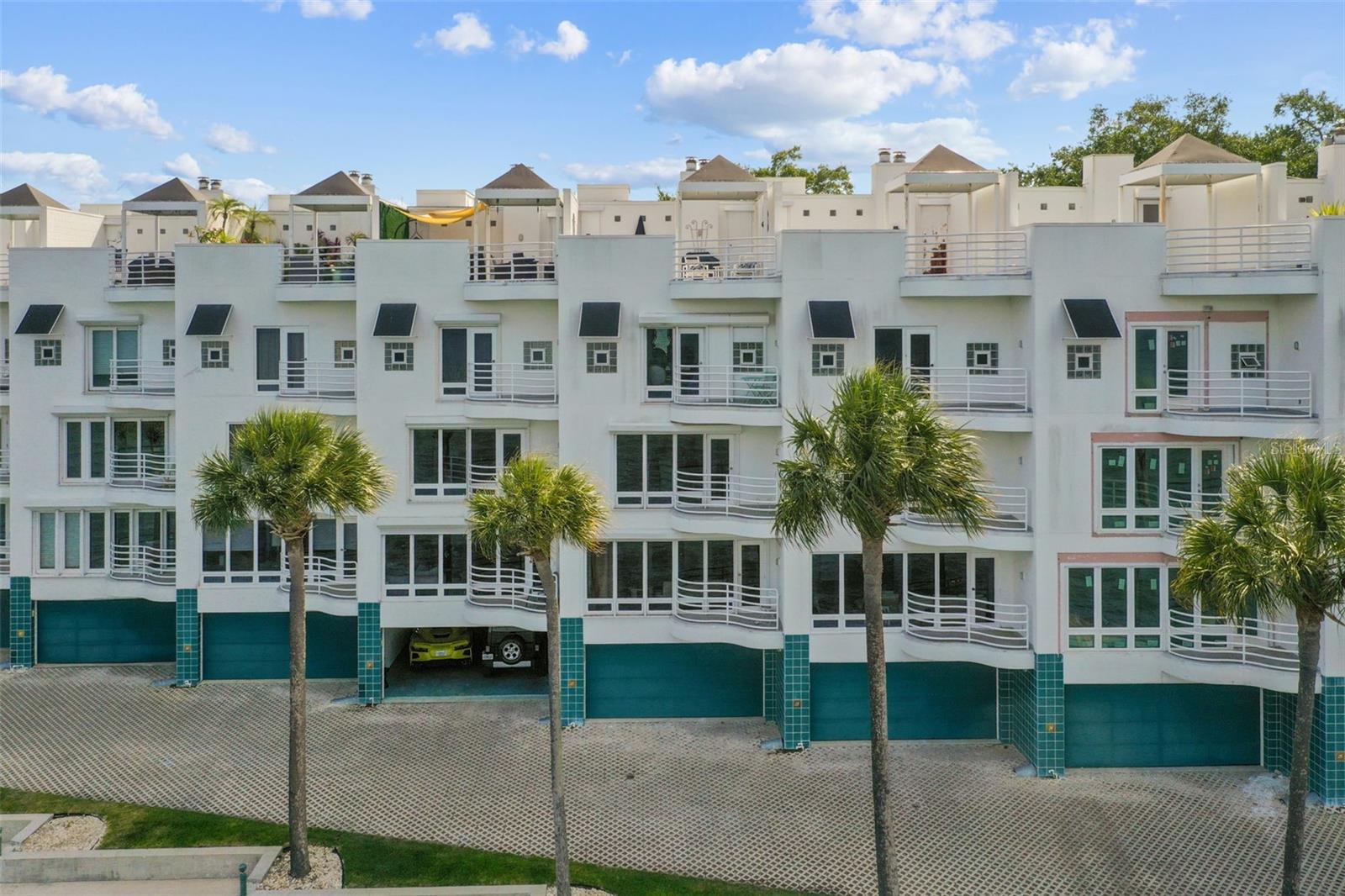 Image 87 of 99 For 4950 Bayshore Boulevard 22