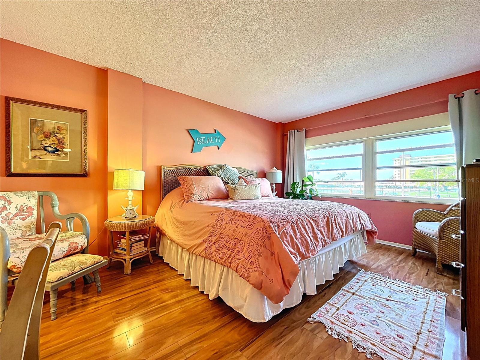 Image 10 of 54 For 4650 Cove Circle 209