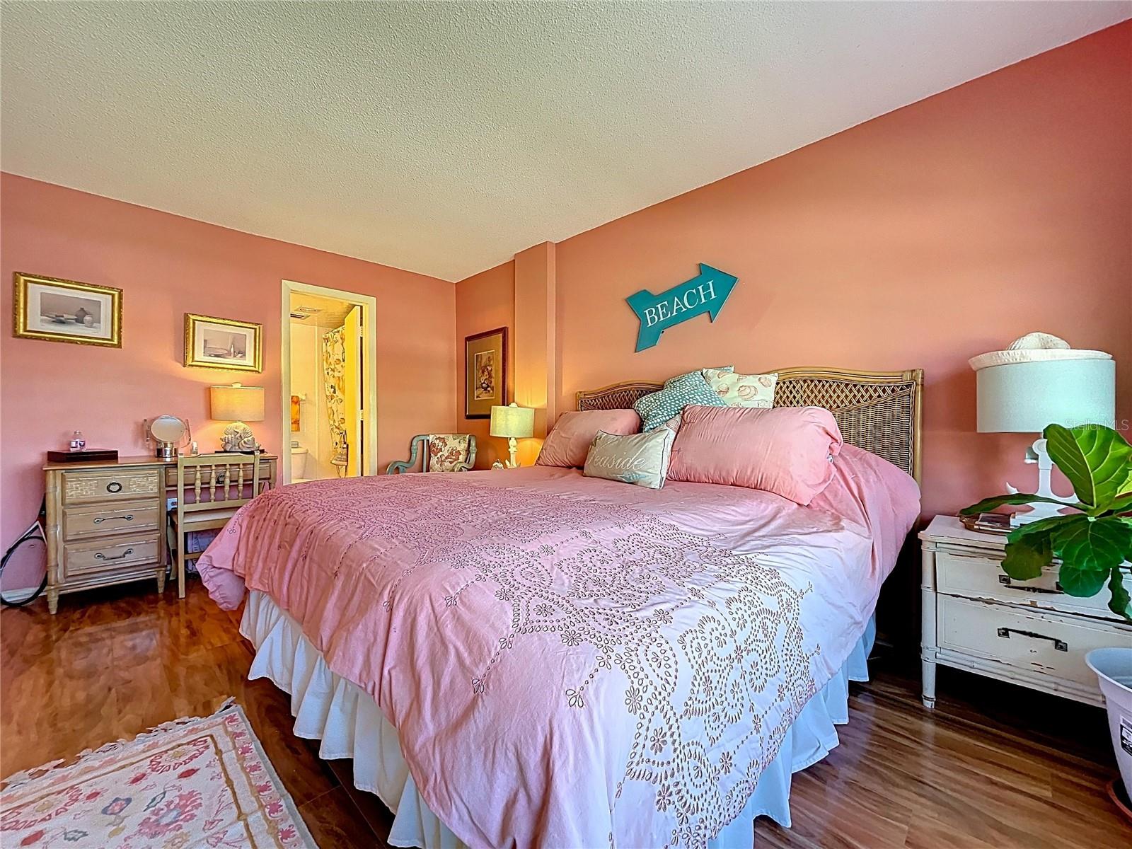 Image 13 of 54 For 4650 Cove Circle 209