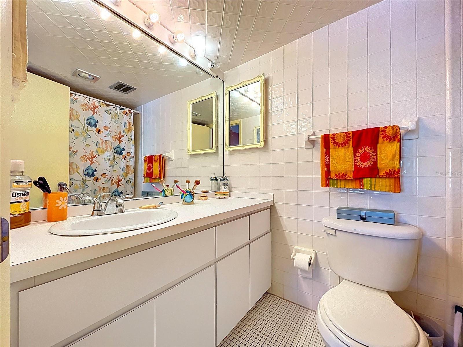 Image 14 of 54 For 4650 Cove Circle 209