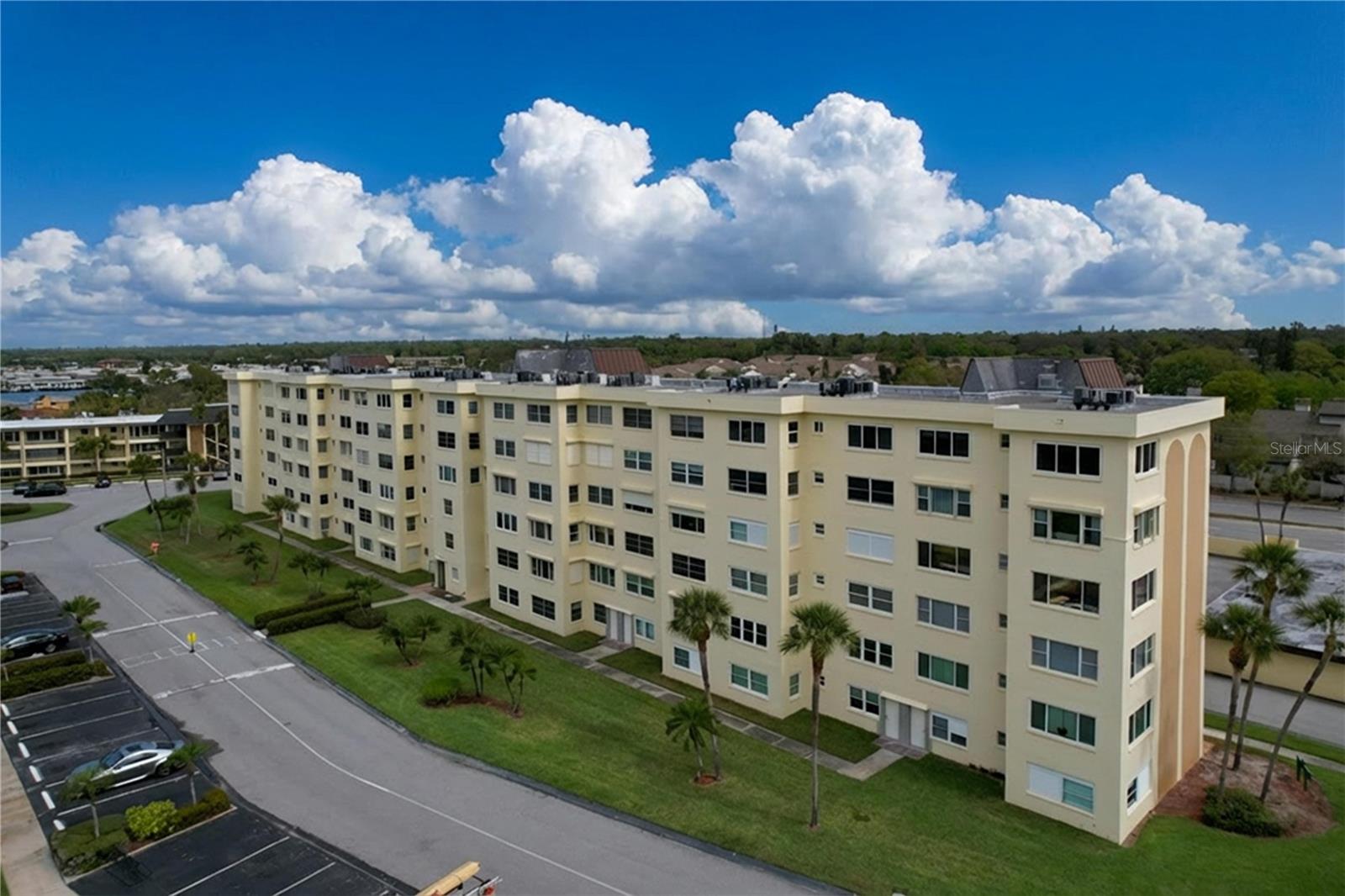 Image 33 of 54 For 4650 Cove Circle 209