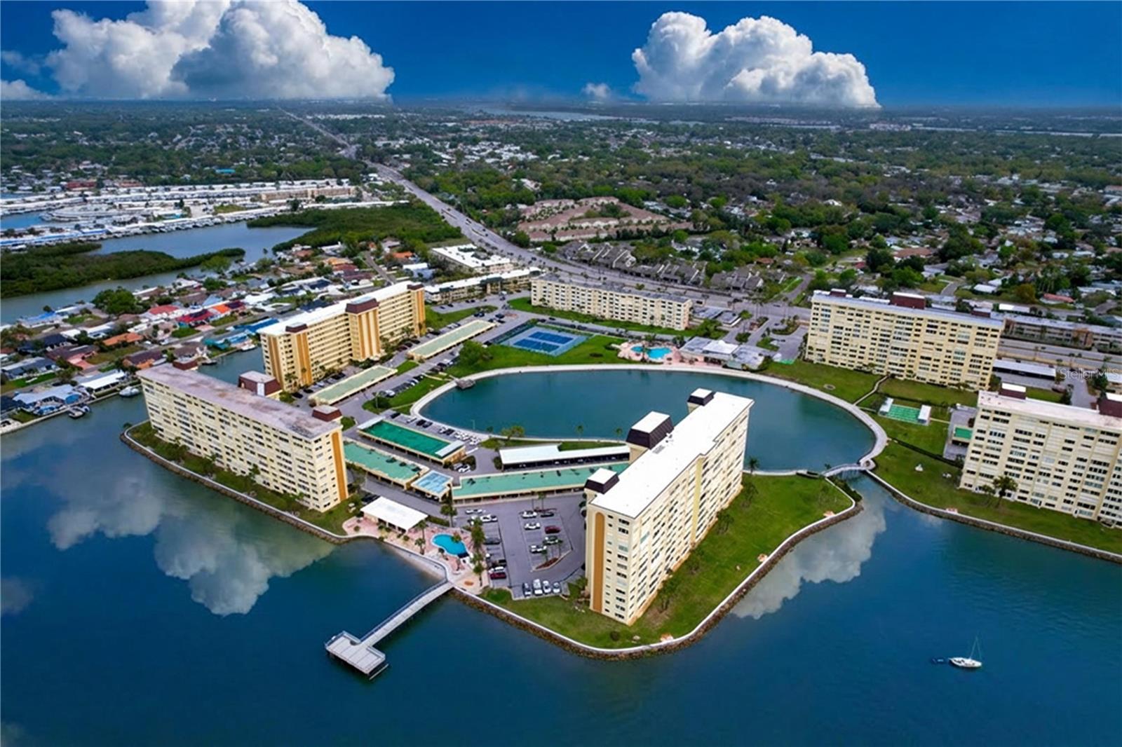 Image 34 of 54 For 4650 Cove Circle 209