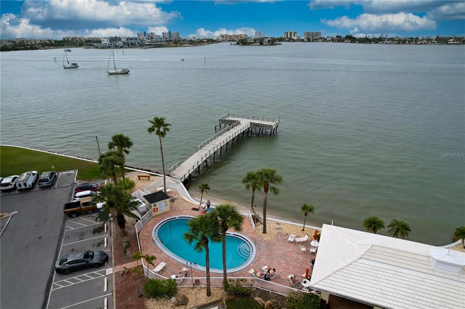 Image 38 of 54 For 4650 Cove Circle 209