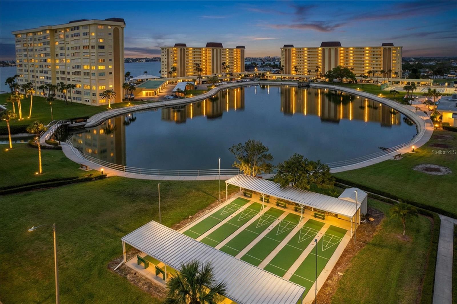 Image 41 of 54 For 4650 Cove Circle 209