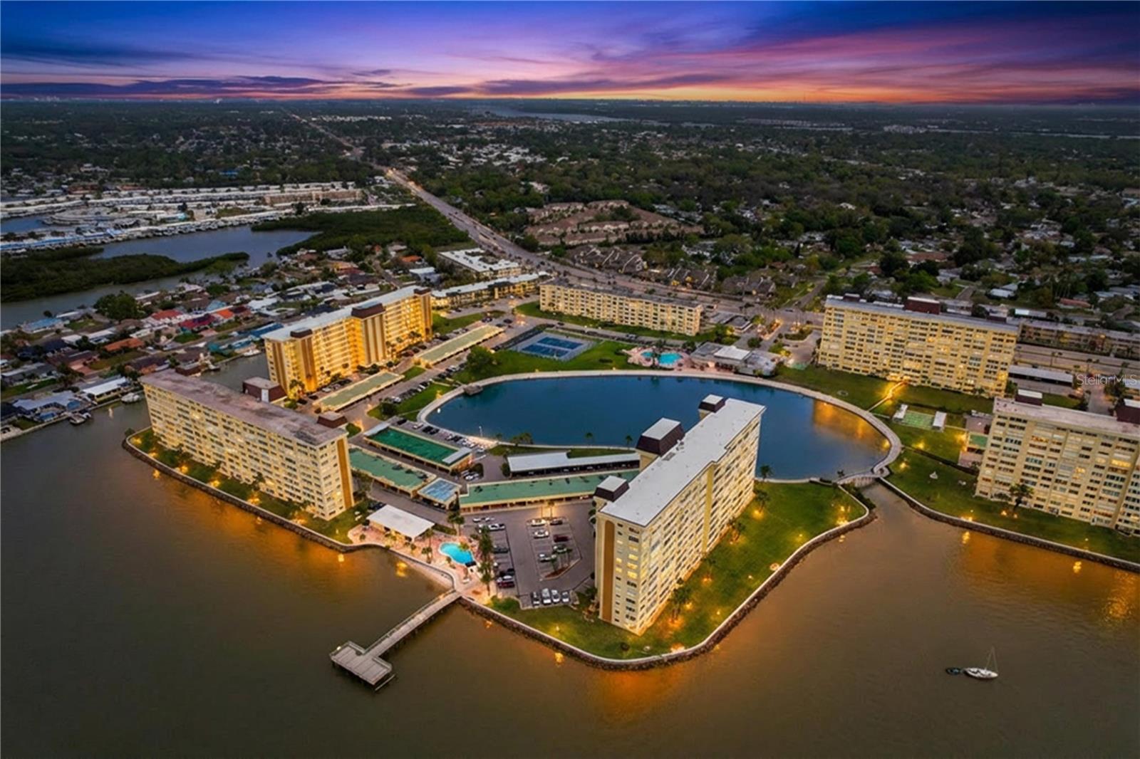 Image 49 of 54 For 4650 Cove Circle 209