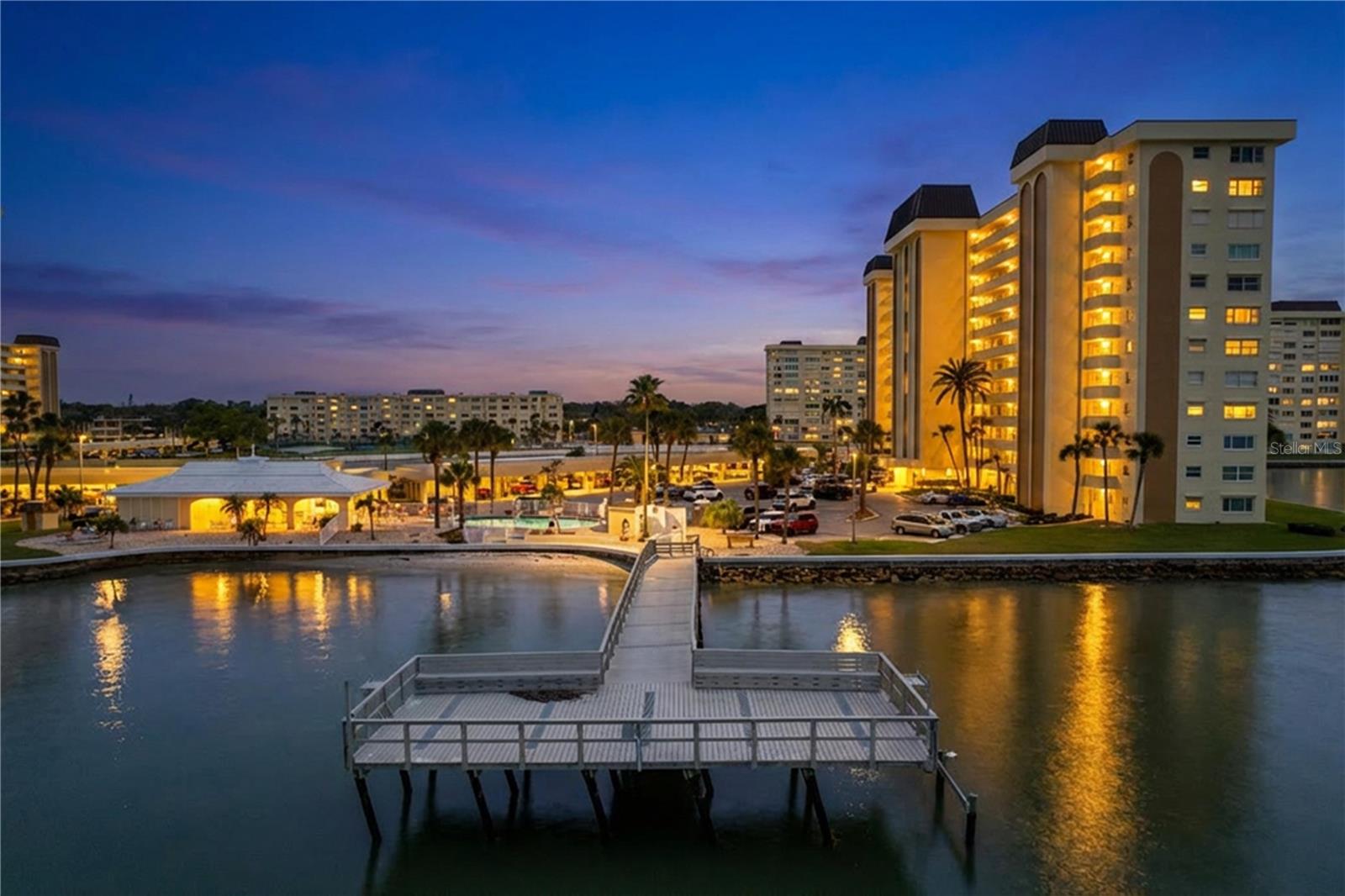 Image 51 of 54 For 4650 Cove Circle 209