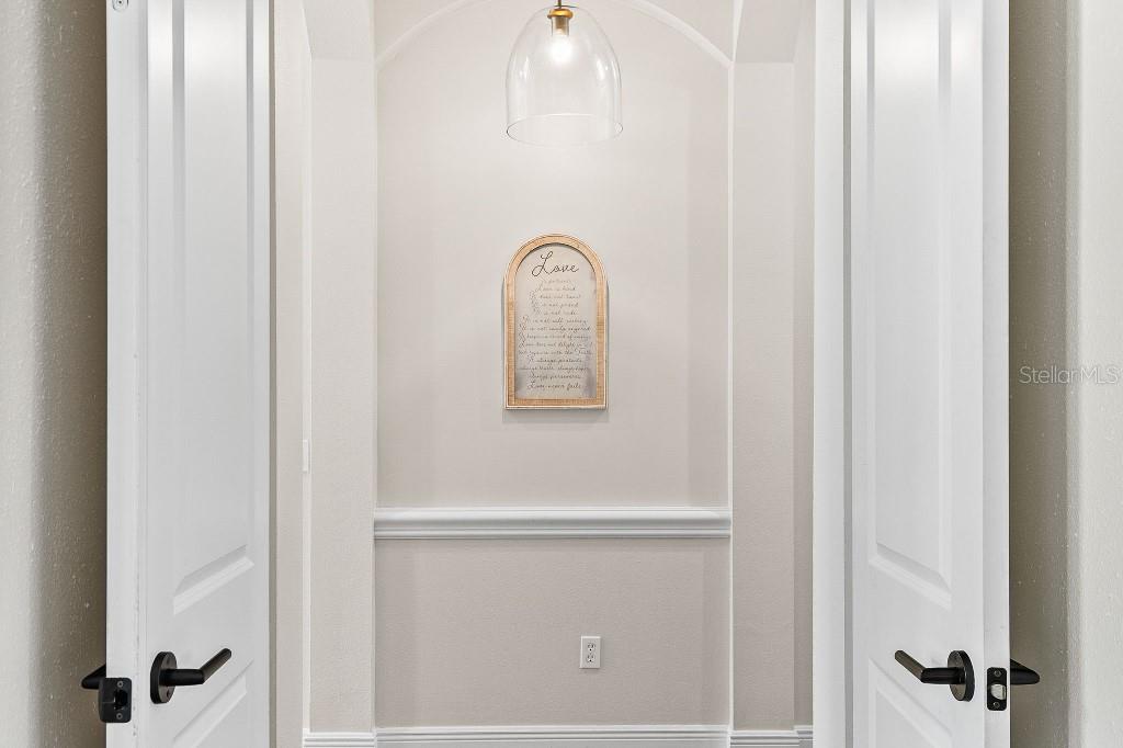 Image 14 of 46 For 13339 Swallowtail Drive