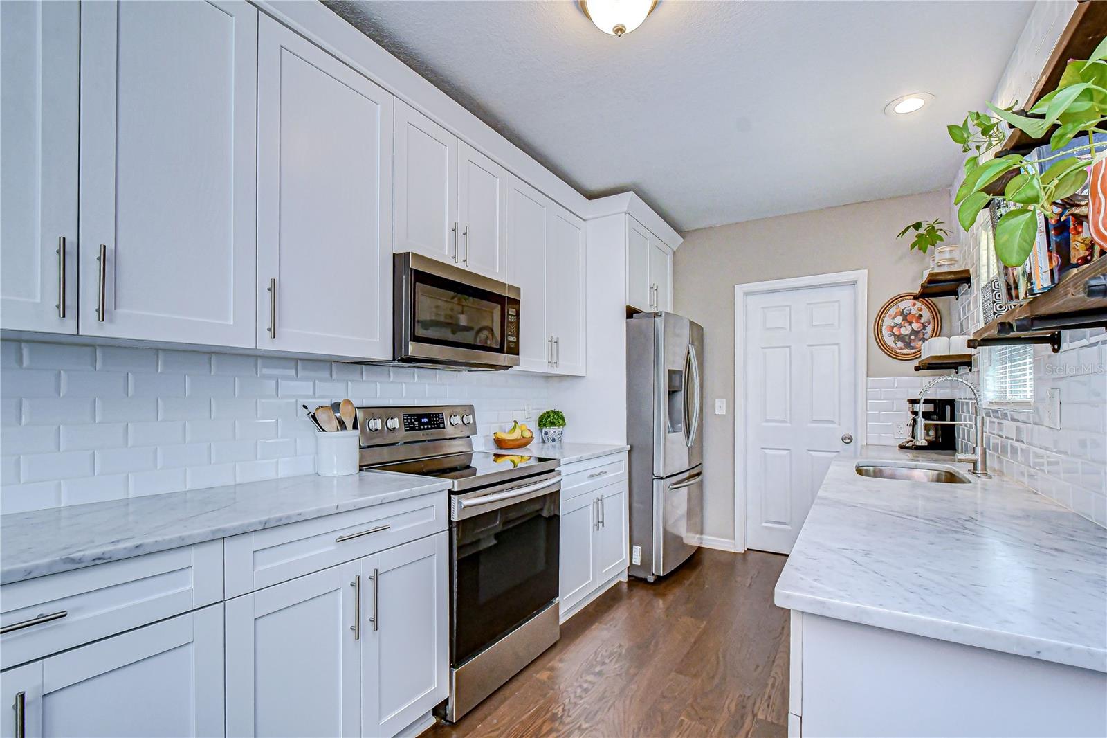 Image 11 of 25 For 1710 Escort Avenue