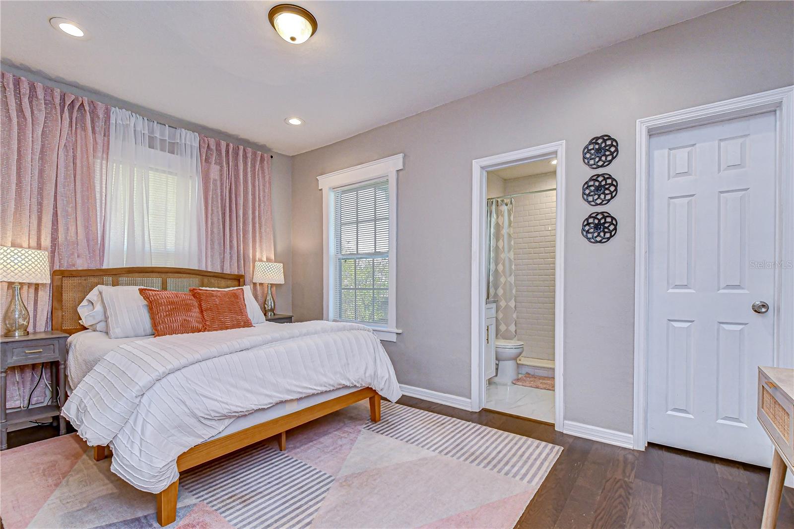 Image 14 of 25 For 1710 Escort Avenue