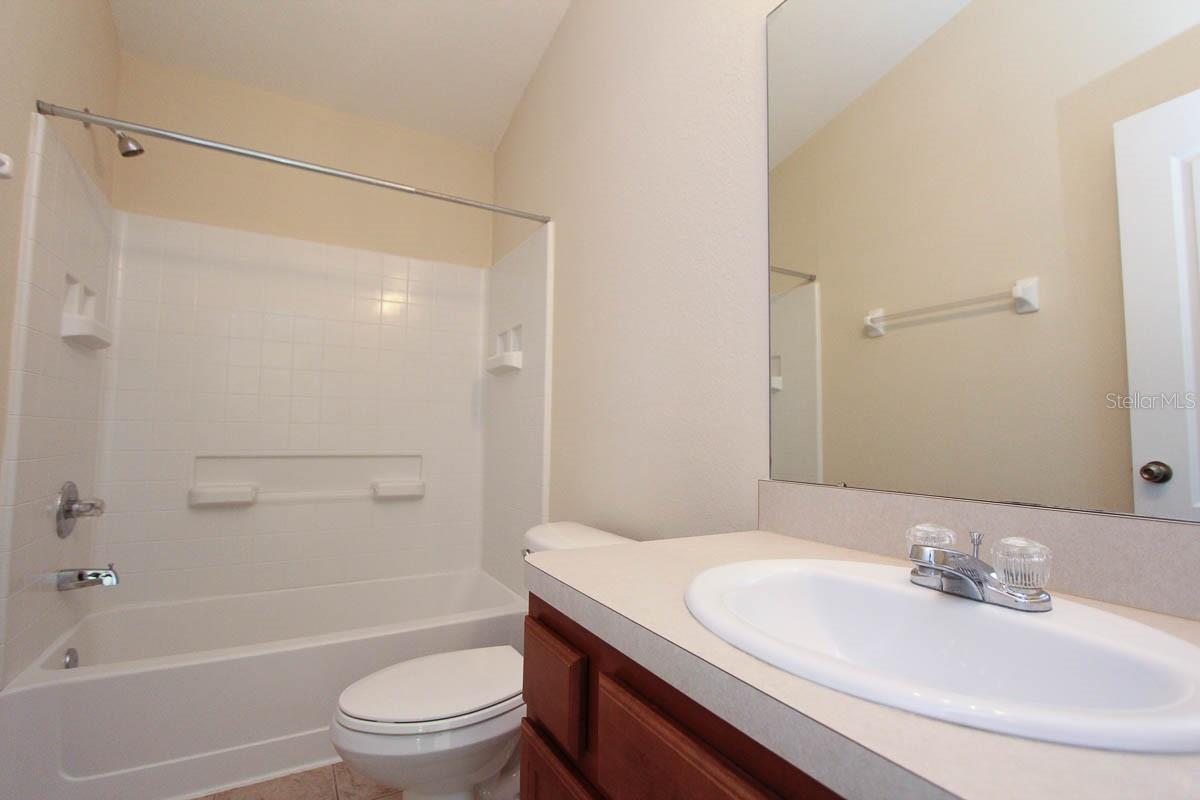 Image 14 of 25 For 16433 Kingletridge Avenue