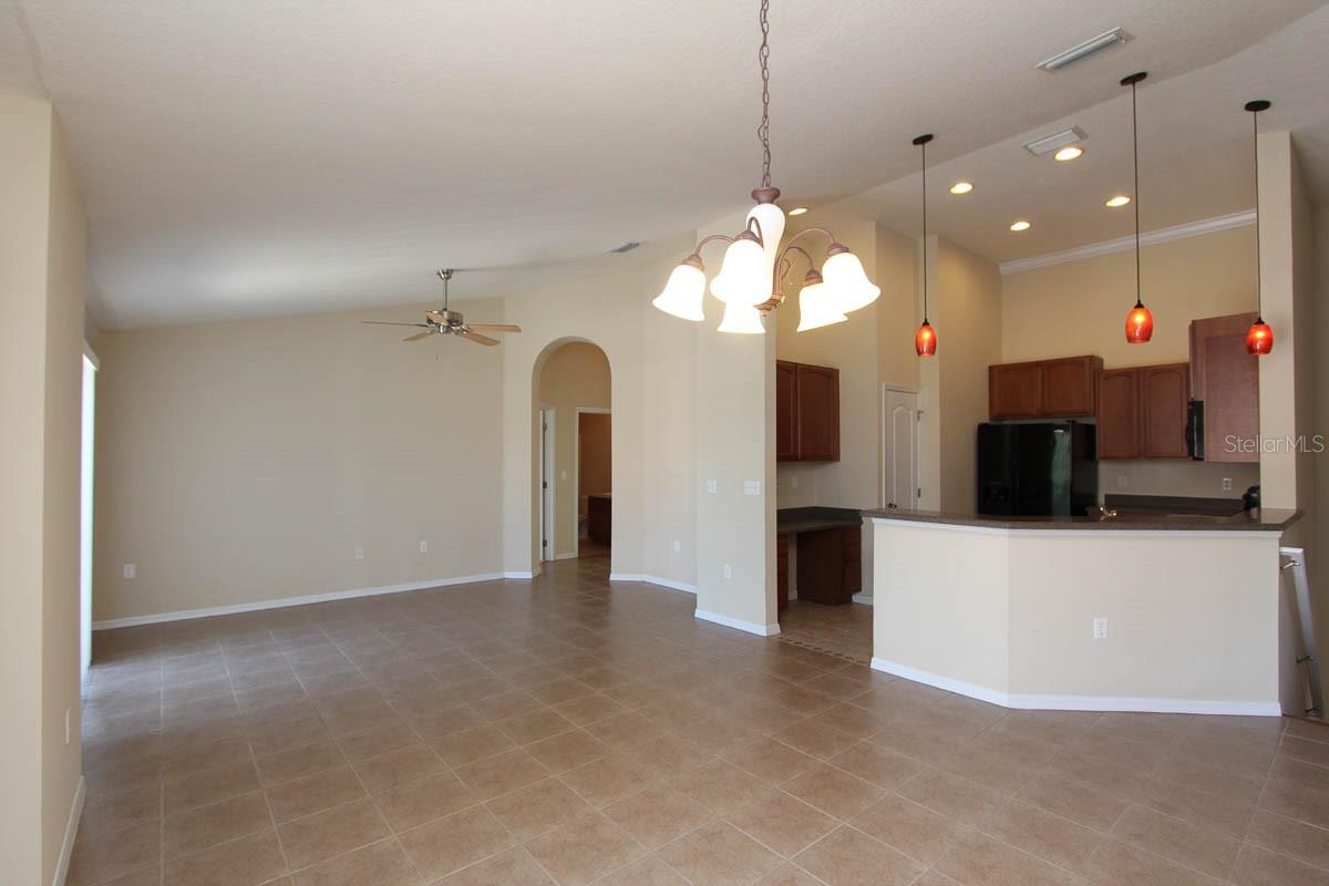 Image 5 of 25 For 16433 Kingletridge Avenue