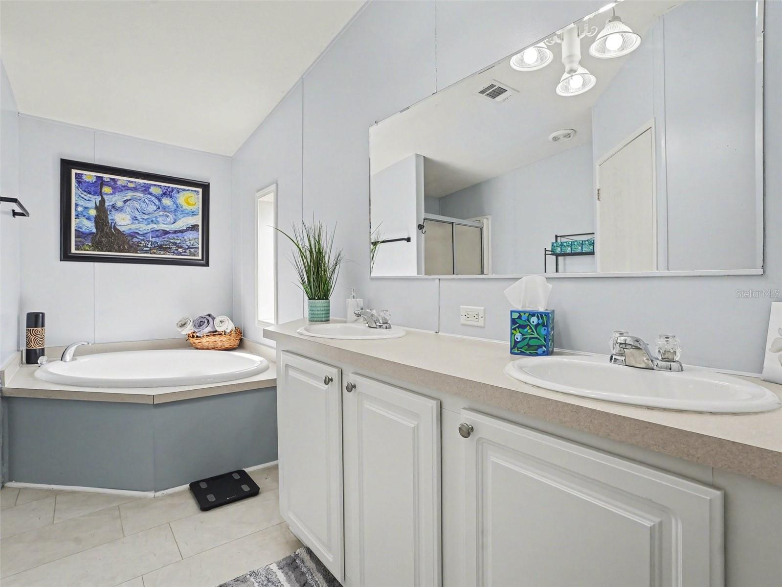 Image 18 of 33 For 14030 Royal Fern Way