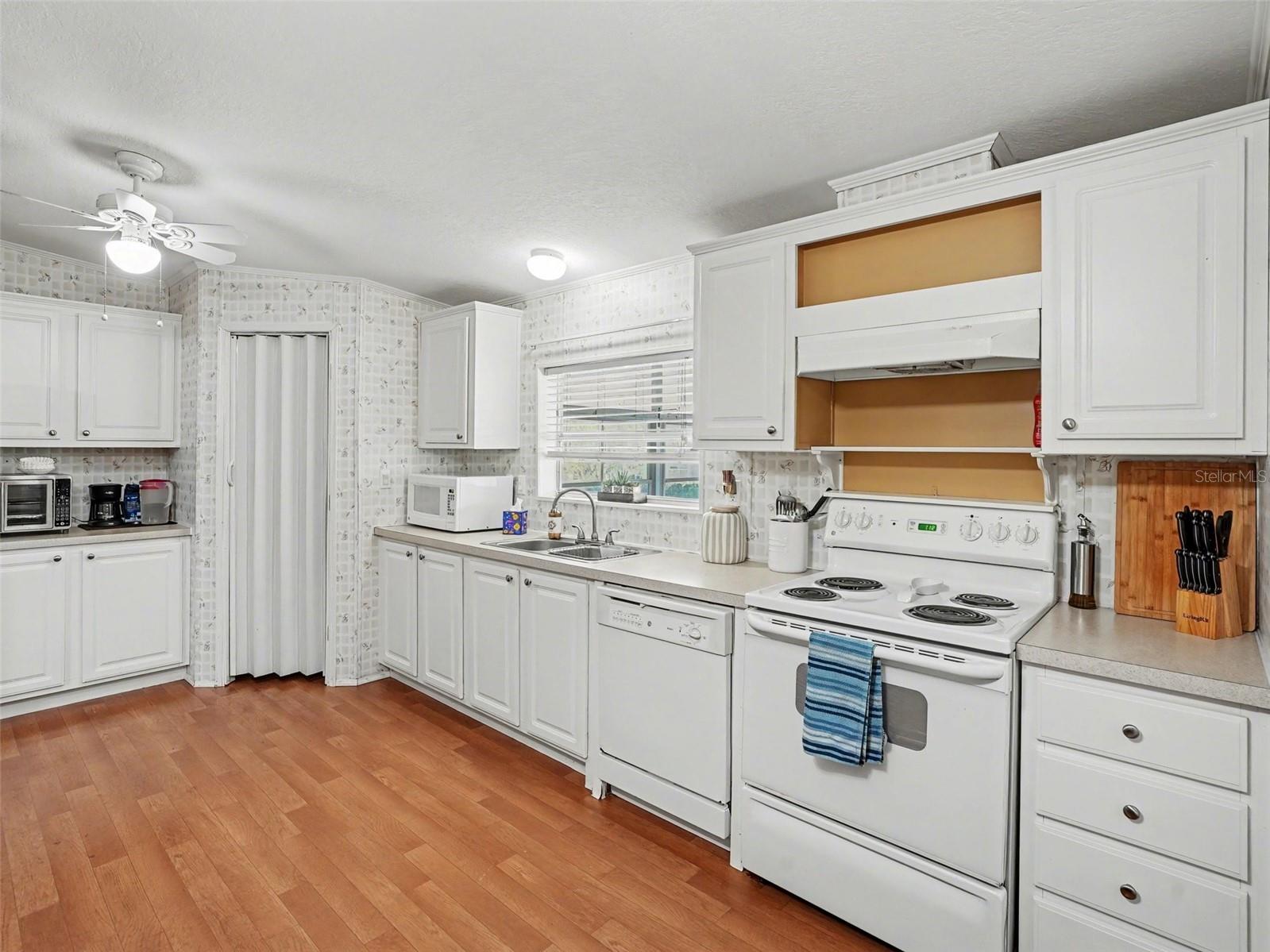 Image 9 of 33 For 14030 Royal Fern Way