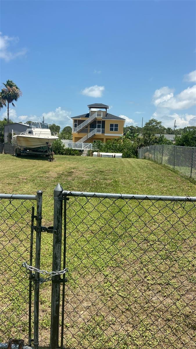 Image 5 of 14 For 7325 Maryland Avenue