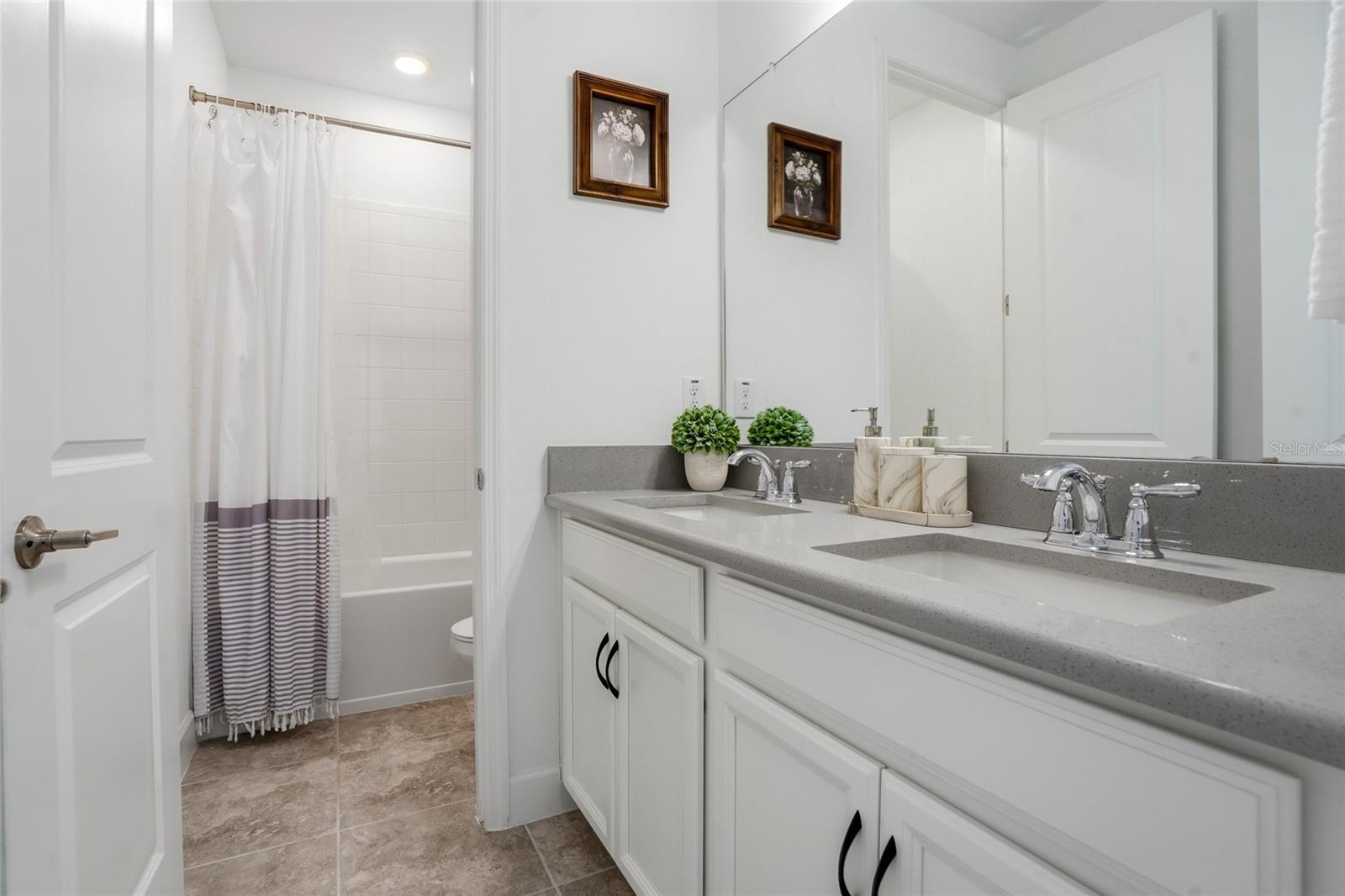 Image 33 of 64 For 34068 Castaway Loop