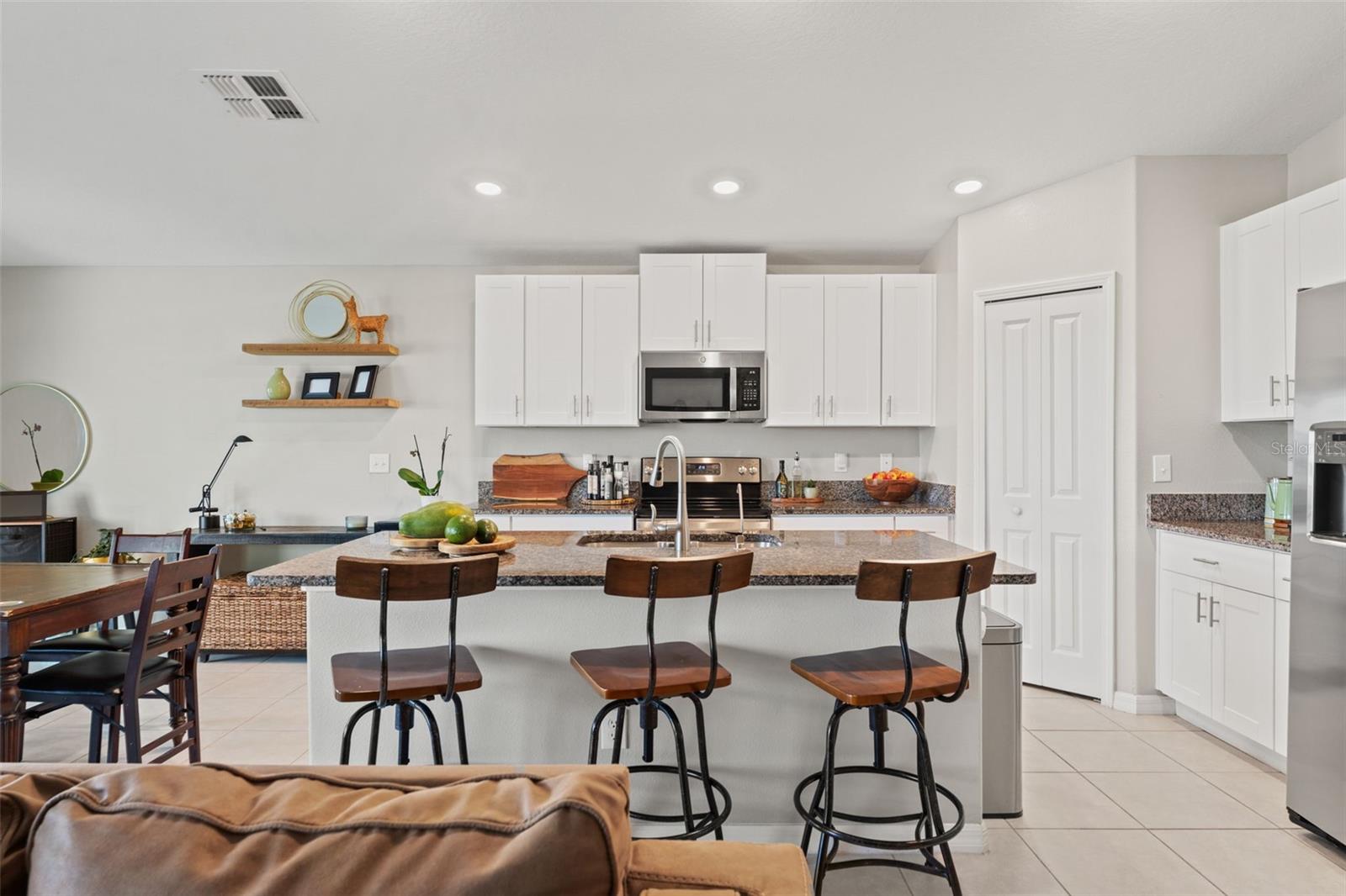 Image 12 of 66 For 31713 Sun Kettle Loop