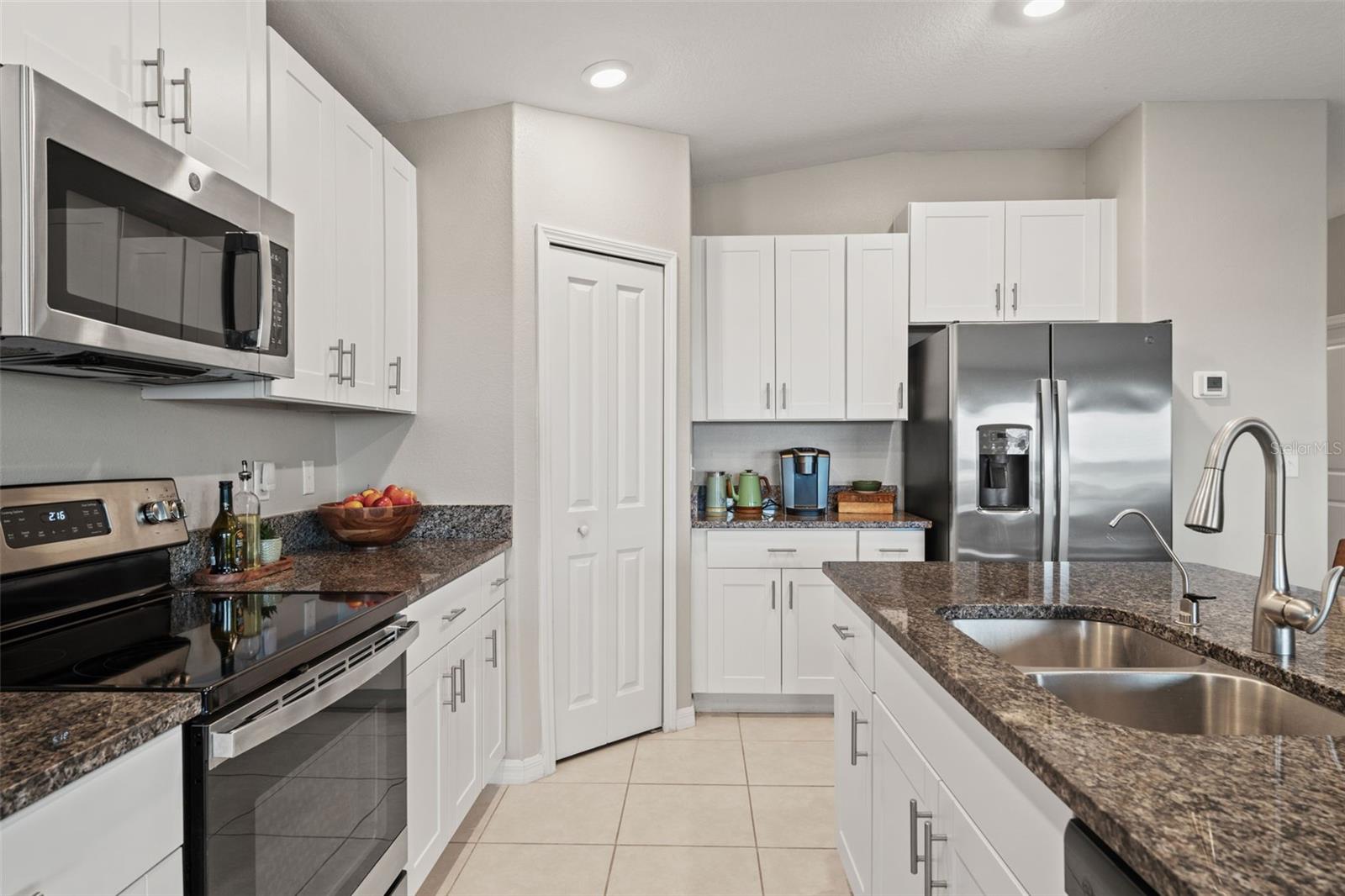 Image 14 of 66 For 31713 Sun Kettle Loop