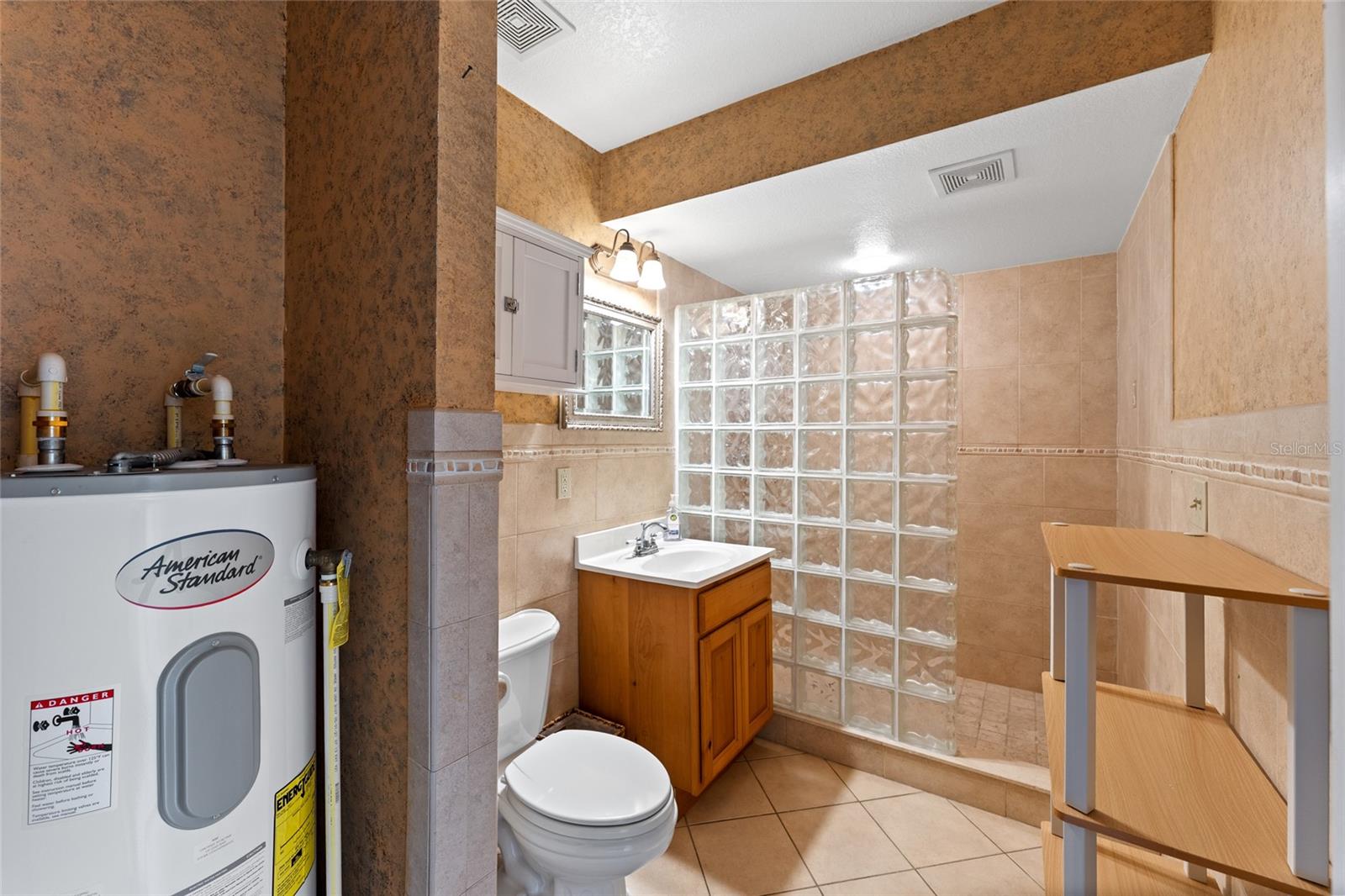 Image 28 of 97 For 1011 Broad Street