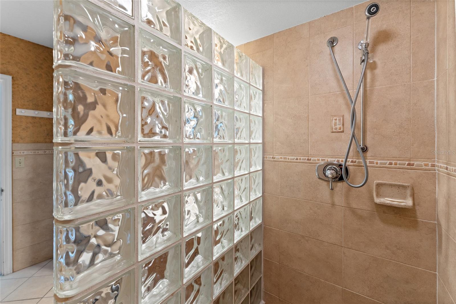 Image 30 of 97 For 1011 Broad Street