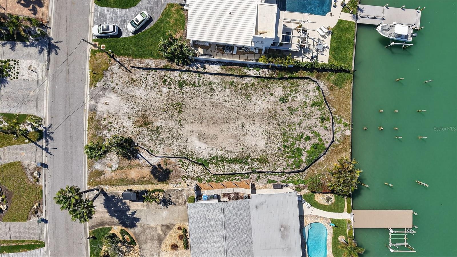 Image 5 of 13 For 27 Dolphin Drive