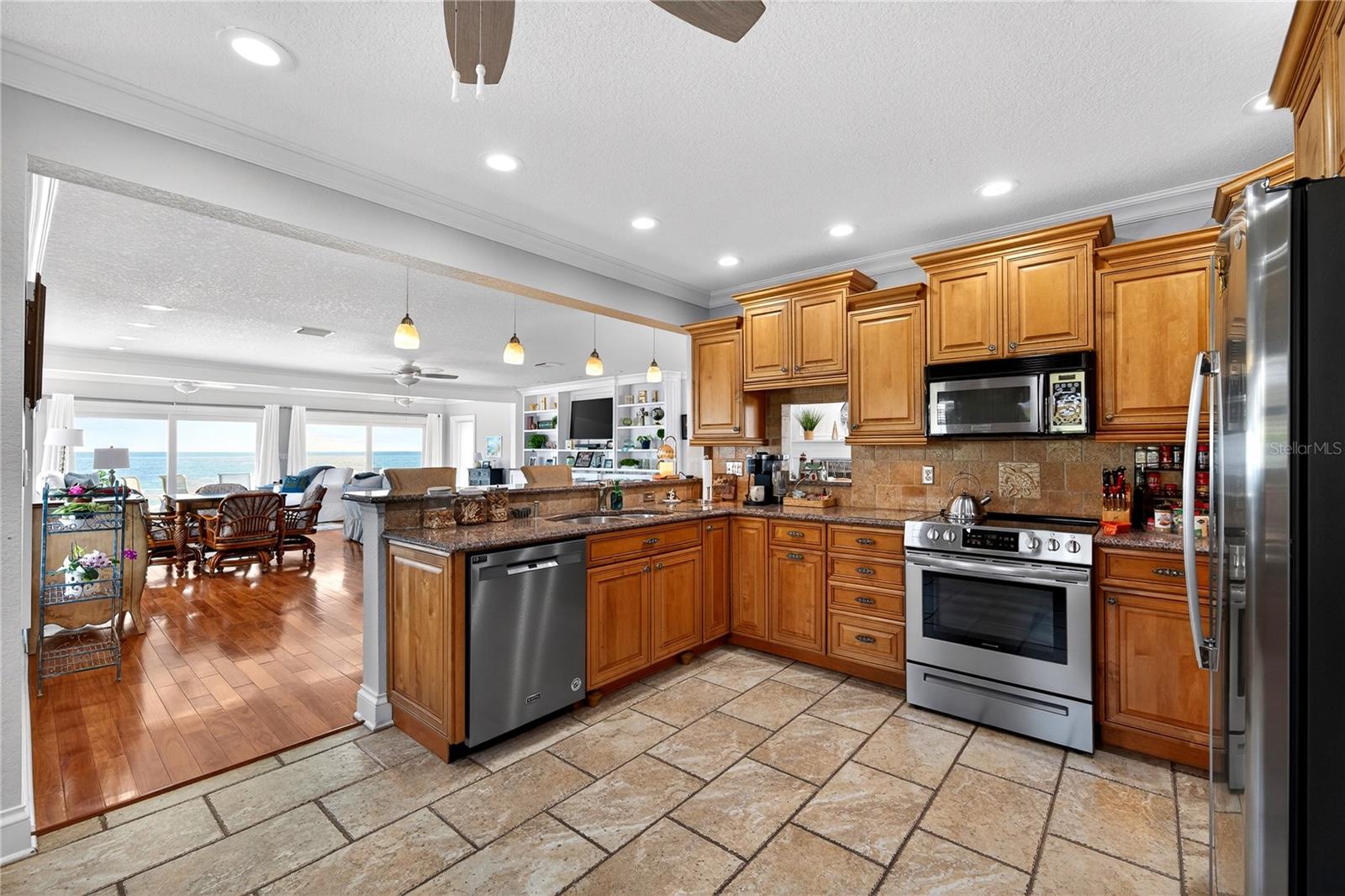 Image 17 of 29 For 2540 Bay Isle Drive Se