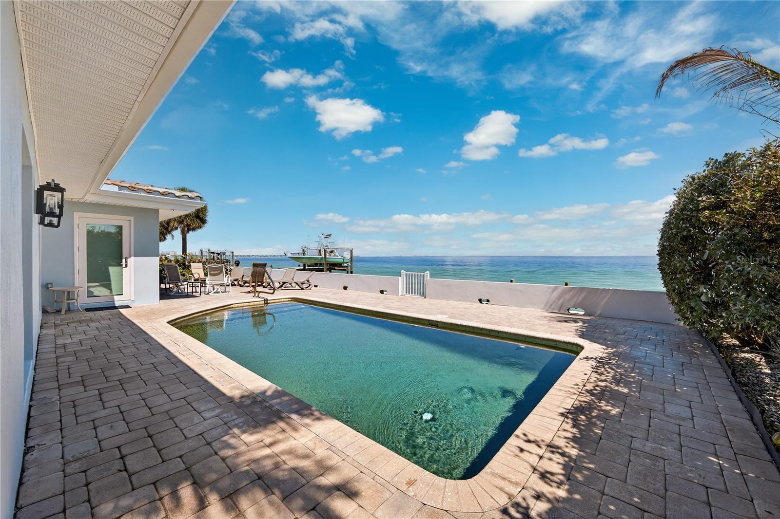 Image 20 of 29 For 2540 Bay Isle Drive Se