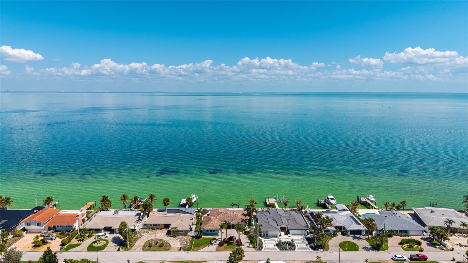 Image 3 of 29 For 2540 Bay Isle Drive Se