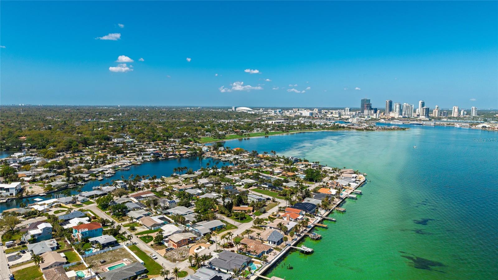 Image 4 of 29 For 2540 Bay Isle Drive Se