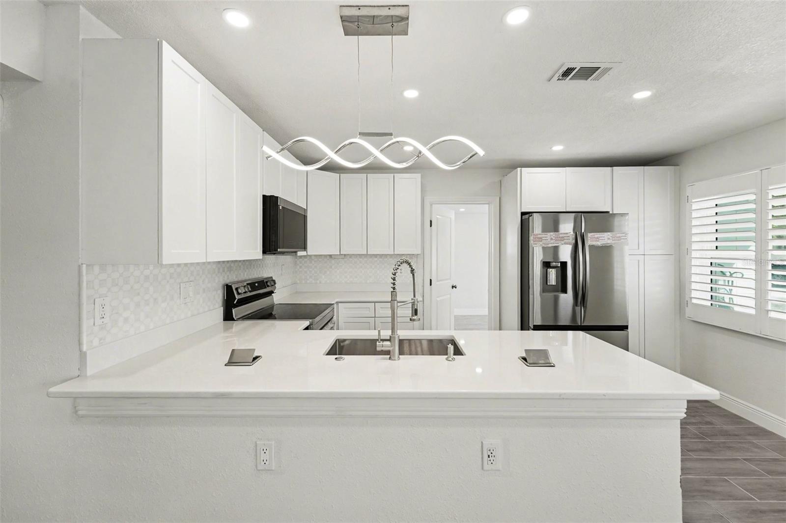 Image 10 of 32 For 318 Bath Street