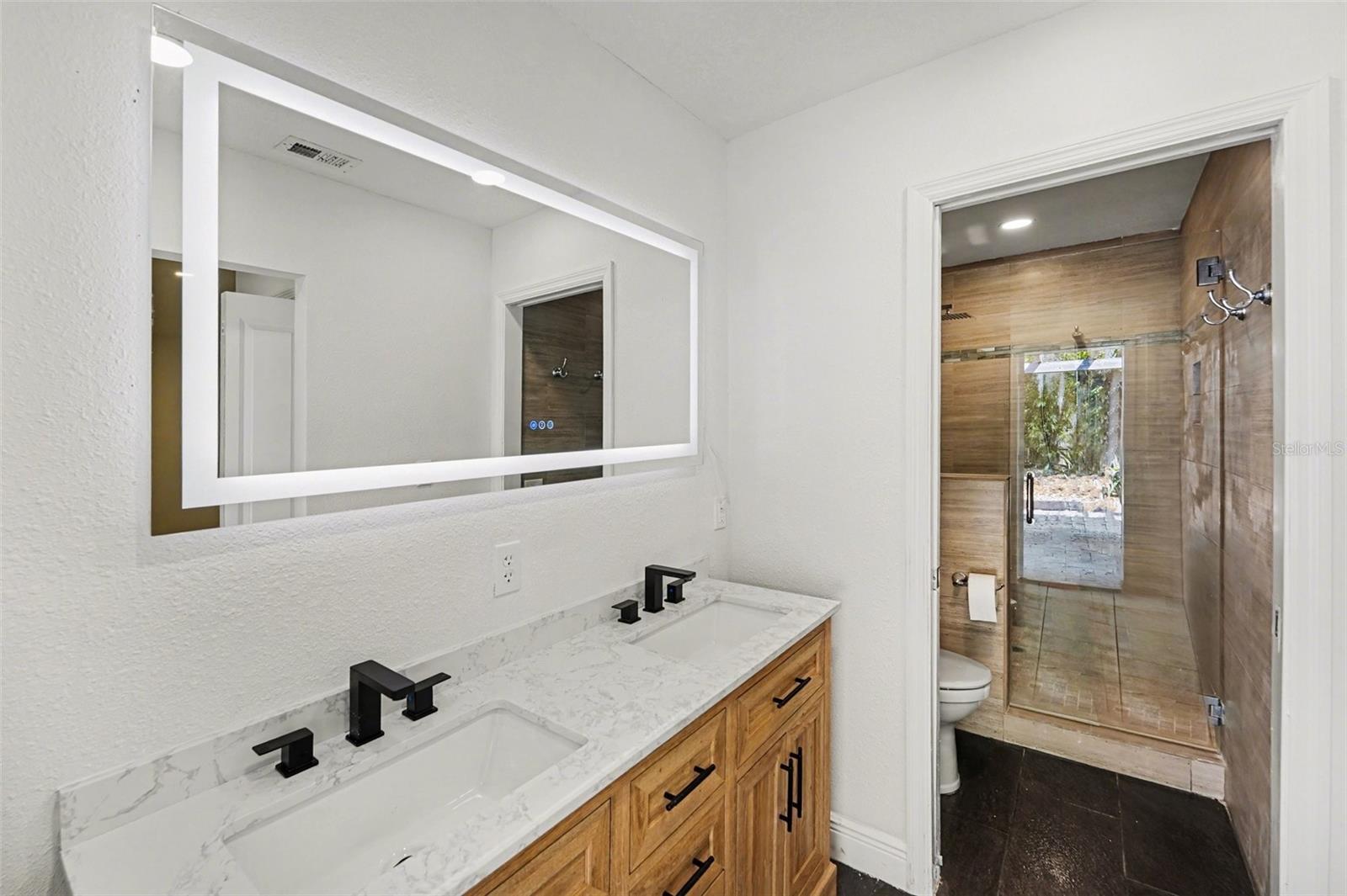 Image 16 of 32 For 318 Bath Street