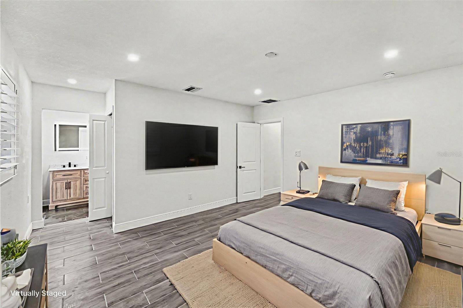 Image 17 of 32 For 318 Bath Street