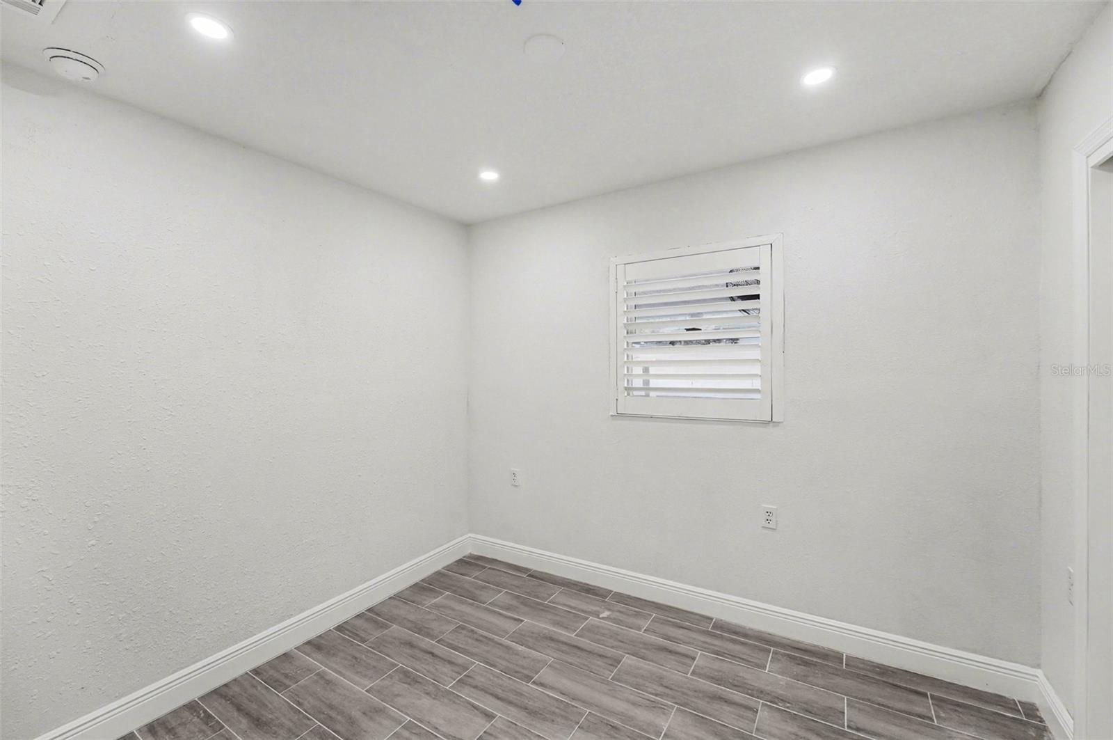 Image 19 of 32 For 318 Bath Street