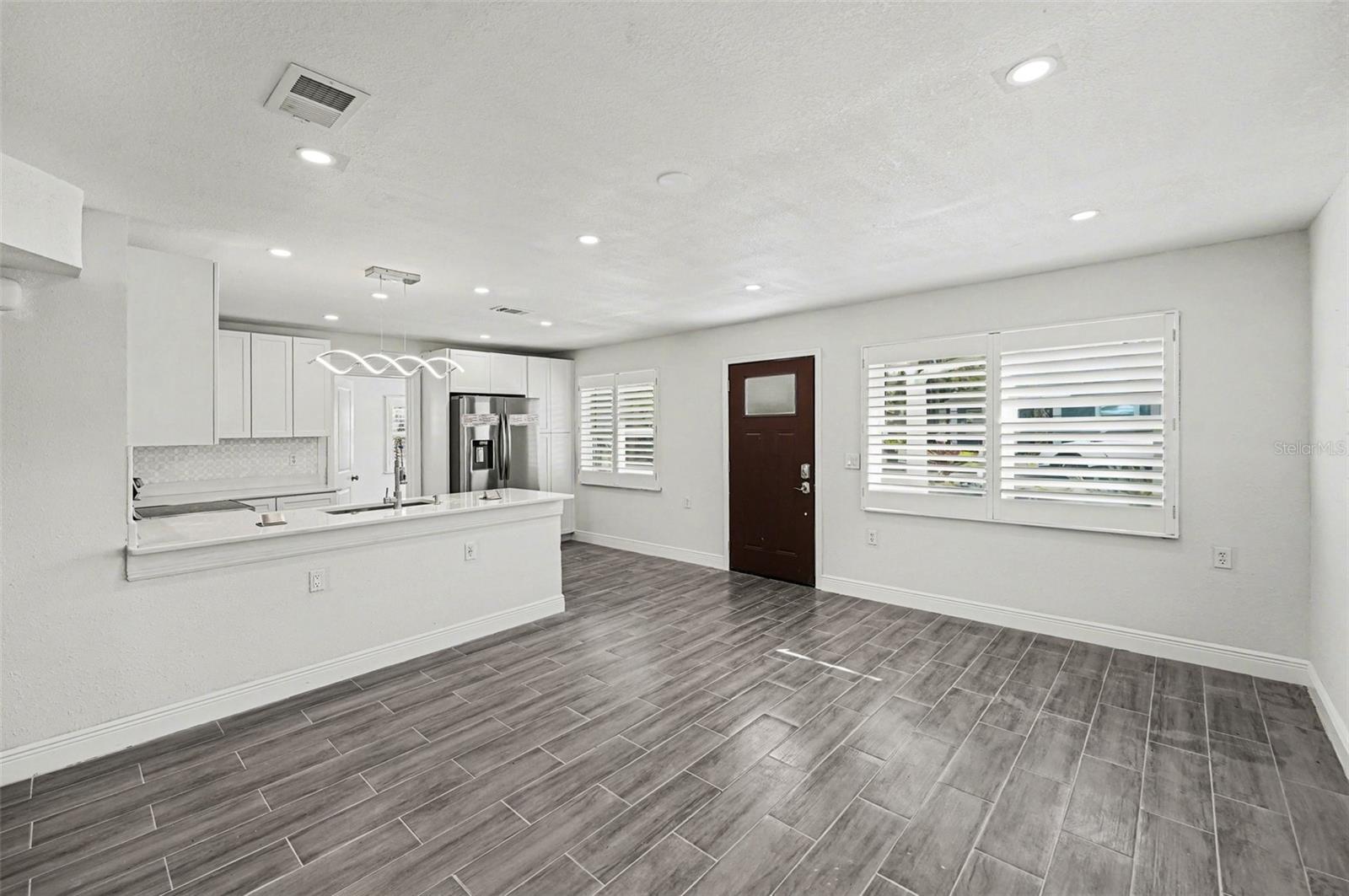 Image 6 of 32 For 318 Bath Street