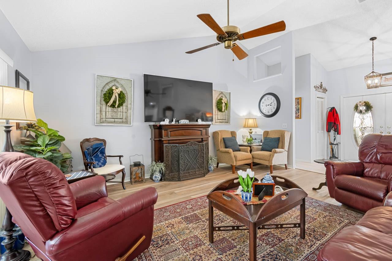 Image 6 of 31 For 2111 View Drive