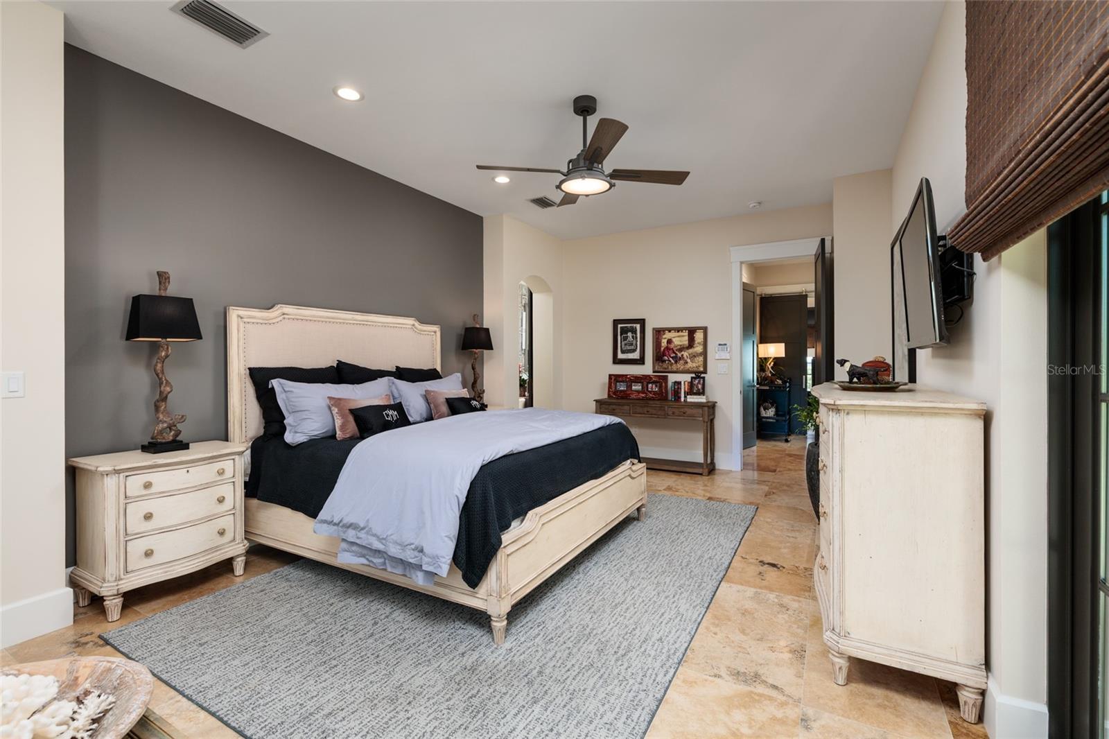 Image 17 of 44 For 125 Almedo Way Way Ne