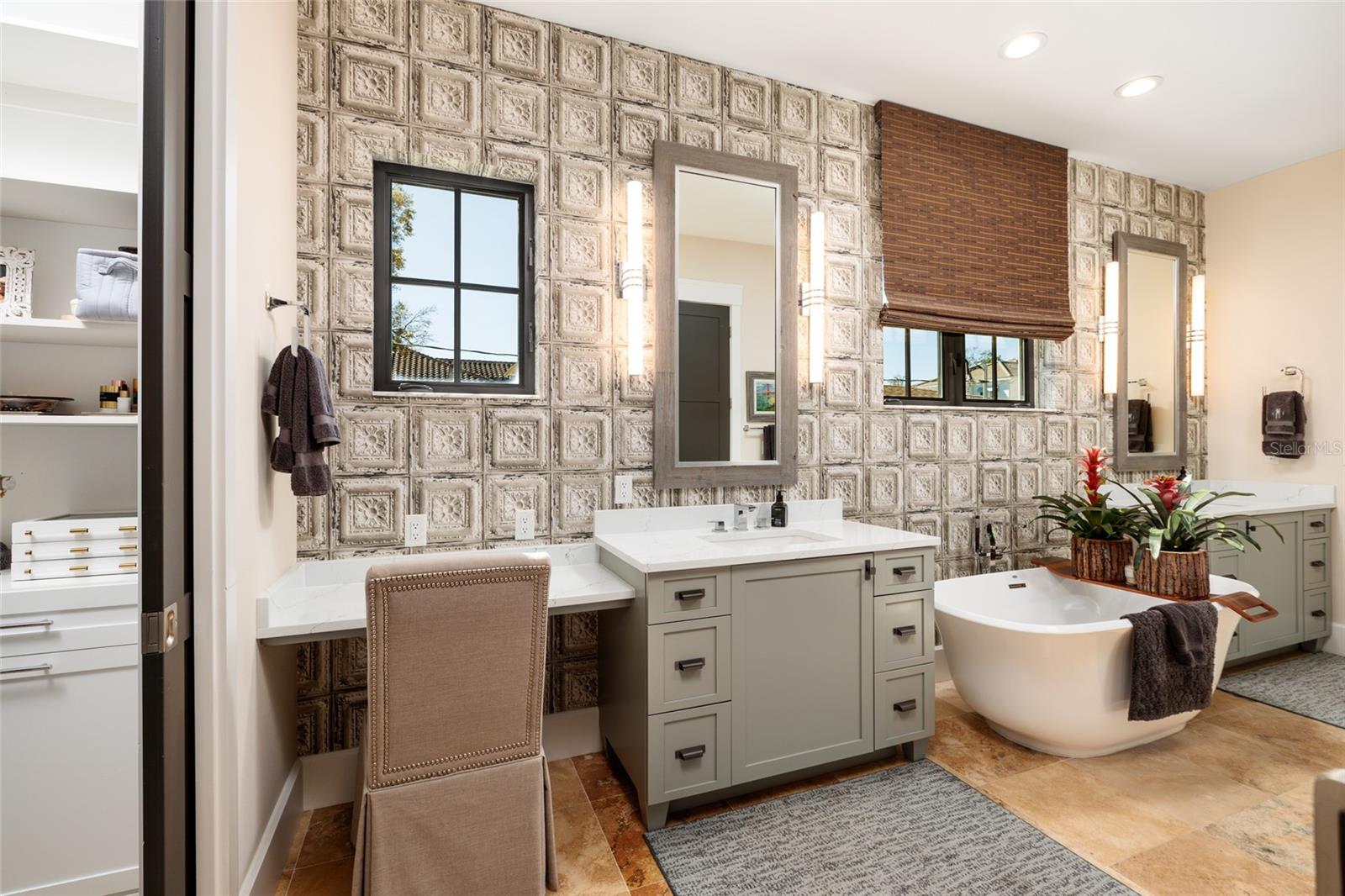 Image 19 of 44 For 125 Almedo Way Way Ne