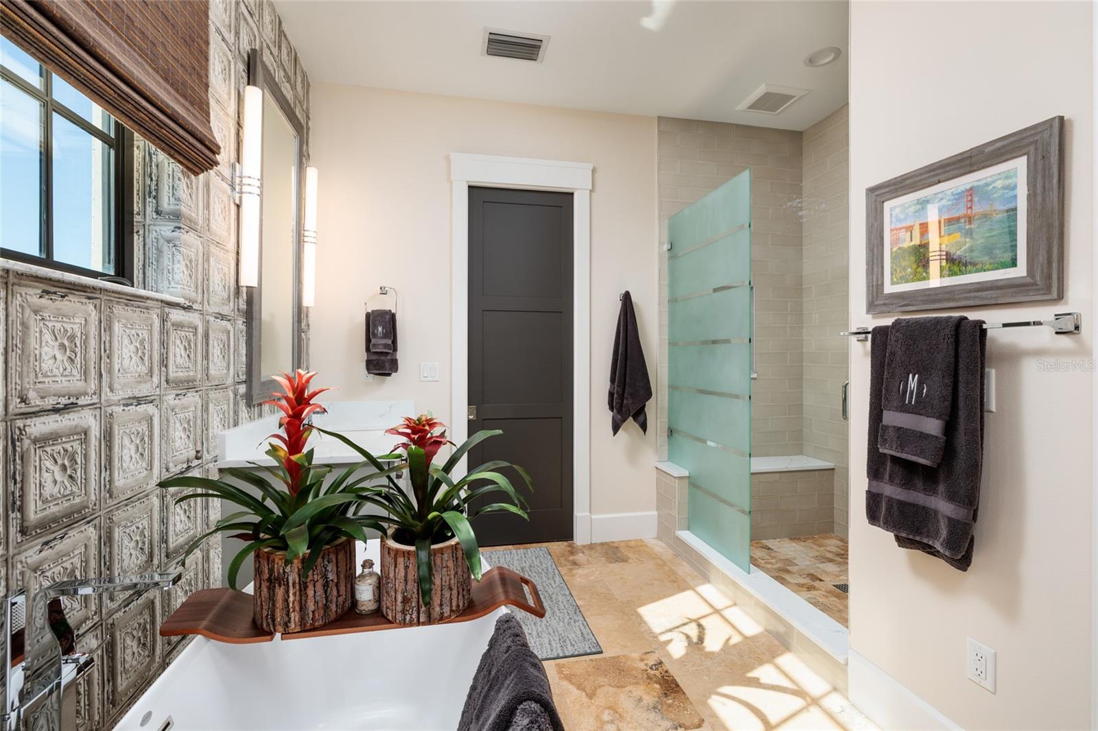 Image 20 of 44 For 125 Almedo Way Way Ne