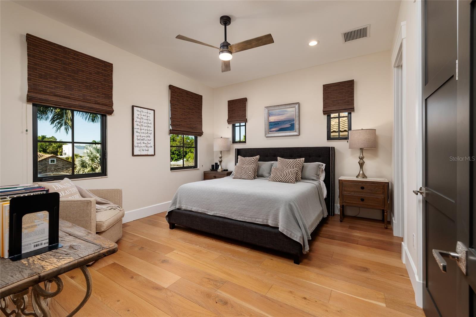 Image 28 of 44 For 125 Almedo Way Way Ne