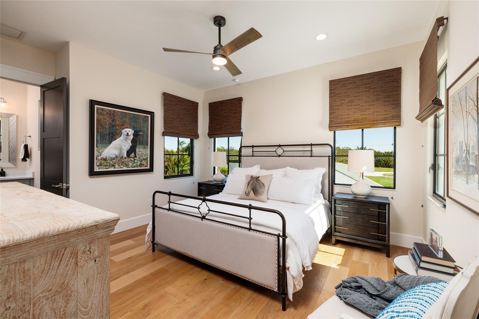 Image 31 of 44 For 125 Almedo Way Way Ne