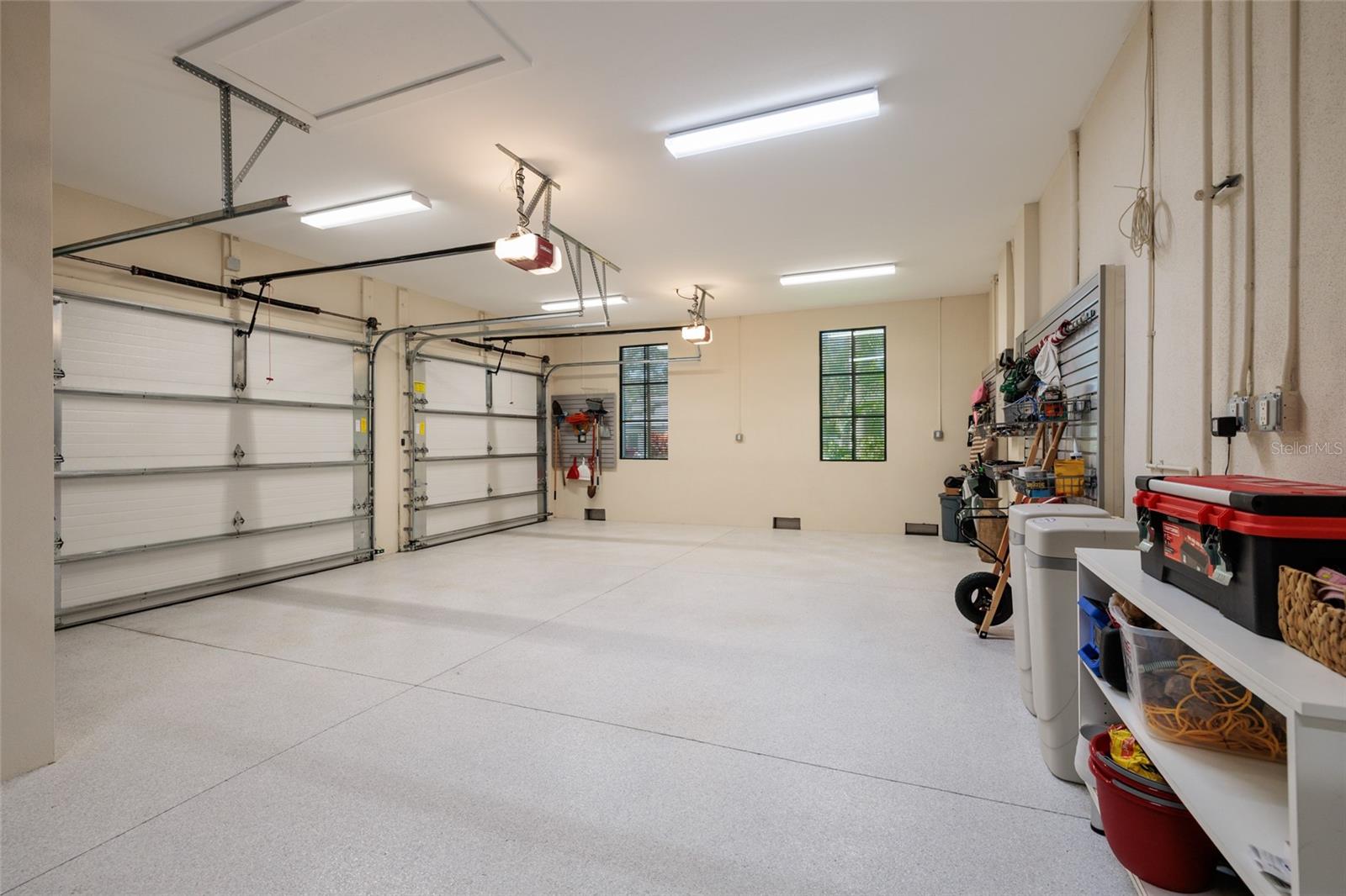 Image 33 of 44 For 125 Almedo Way Way Ne