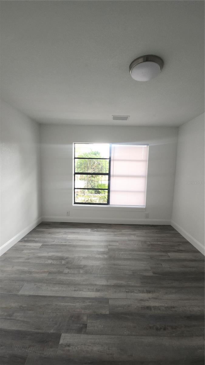 Image 14 of 18 For 2001 Country Club Court