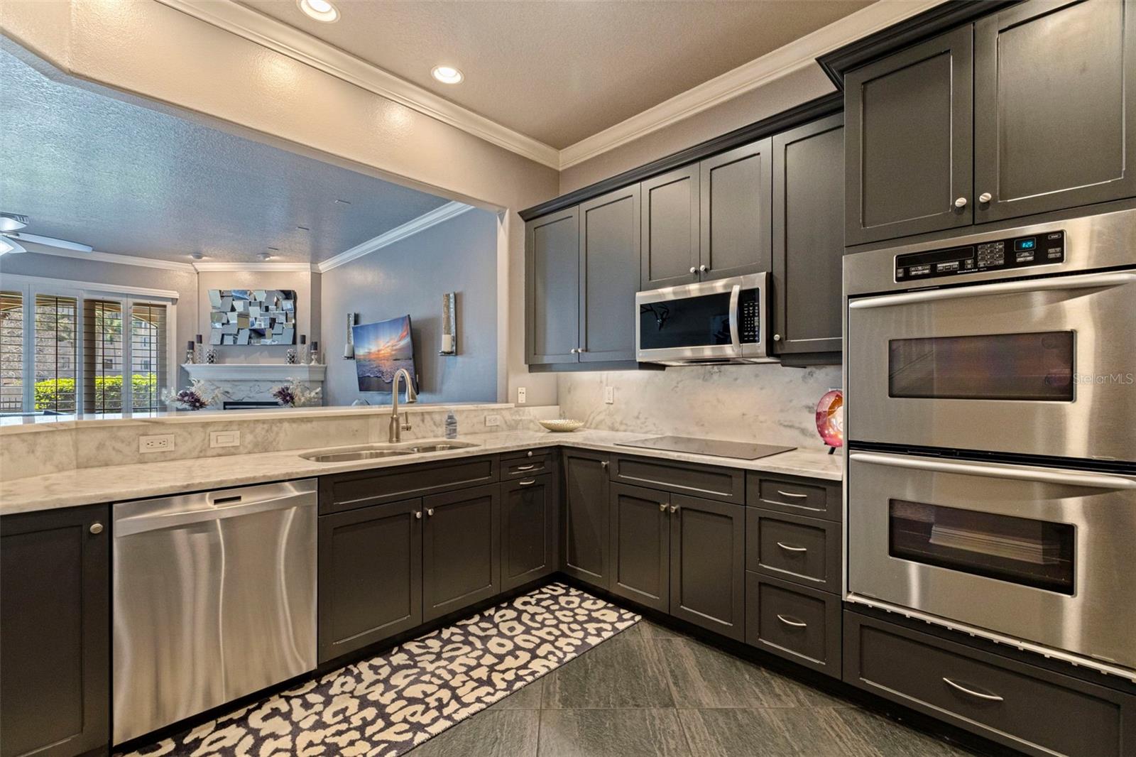 Image 10 of 56 For 618 Saxony Boulevard