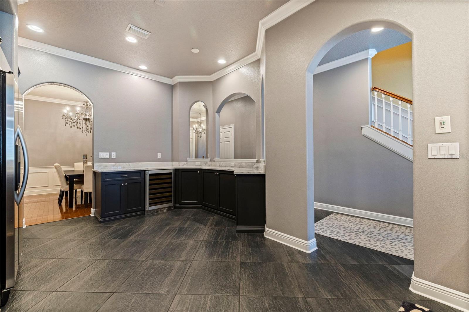 Image 12 of 56 For 618 Saxony Boulevard