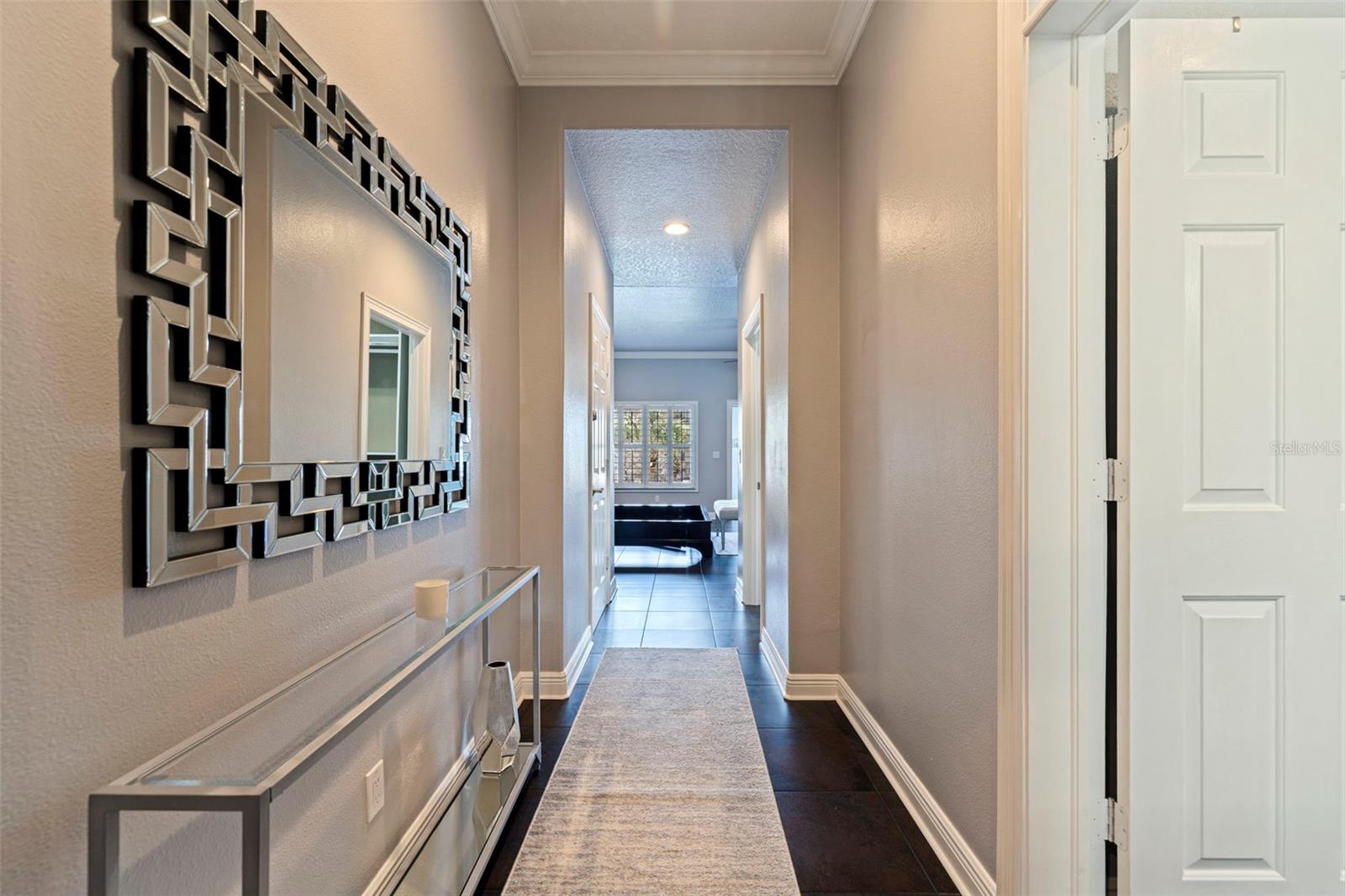 Image 26 of 56 For 618 Saxony Boulevard