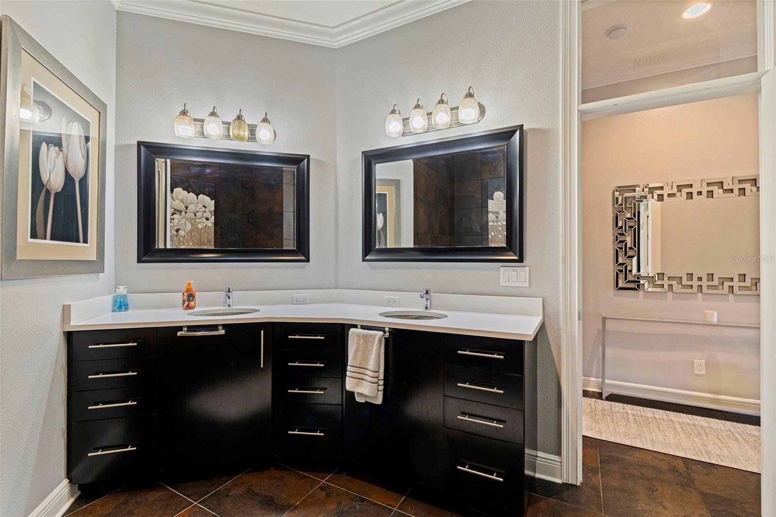 Image 28 of 56 For 618 Saxony Boulevard