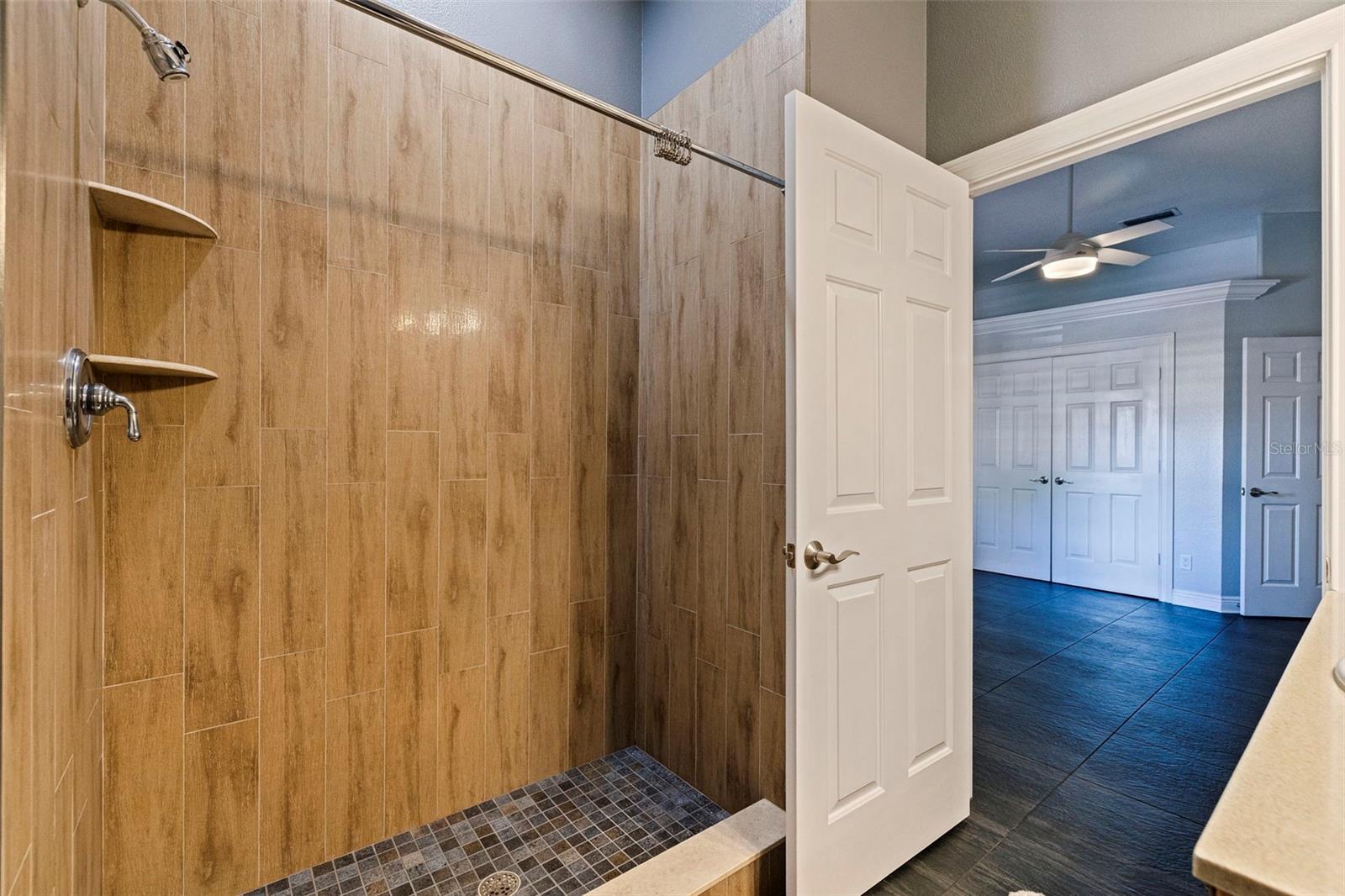 Image 38 of 56 For 618 Saxony Boulevard